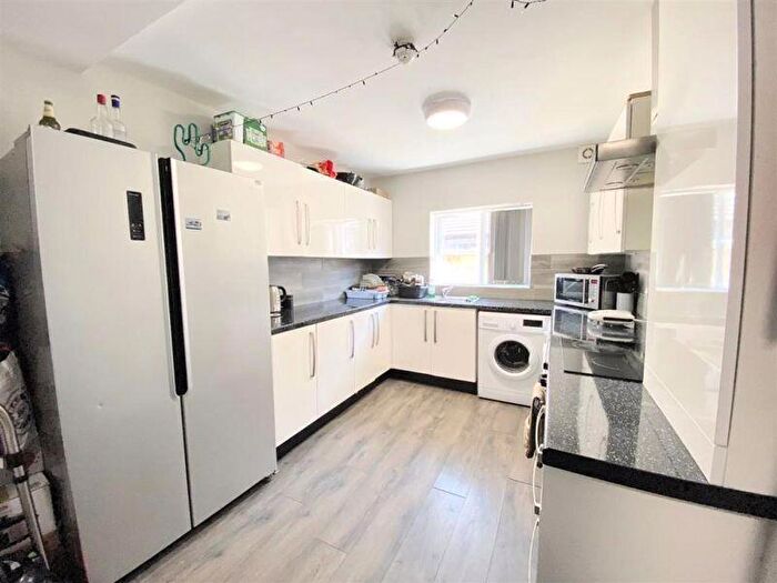 5 Bedroom Terraced House To Rent In Leopold Road, Liverpool - Ensuite Rooms -/ Academic Year, L7