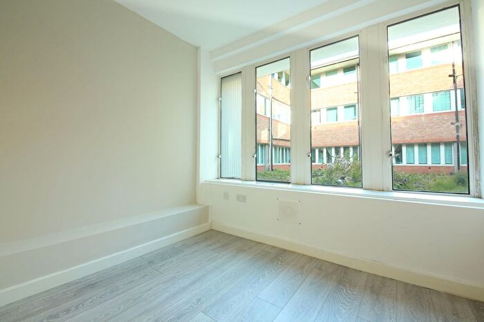 1 Bedroom Flat To Rent In Castleview House, East Lane, WA7