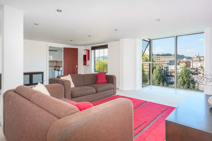 2 Bedroom Apartment To Rent In Lower Bristol Road, Bath, BA2