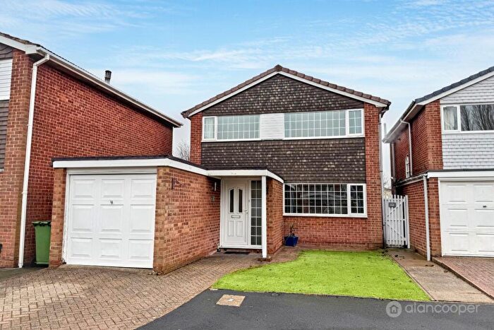 3 Bedroom Detached House For Sale In St. Andrews Drive, Whitestone, Nuneaton, CV11
