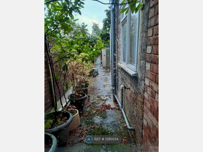 2 Bedroom Terraced House To Rent In Charlton Street, Grays RM20