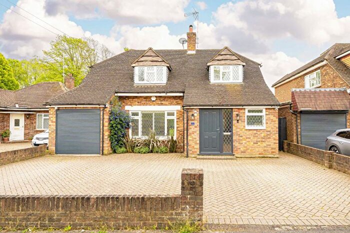 4 Bedroom Detached House To Rent In Vereker Drive, Sunbury On Thames, TW16