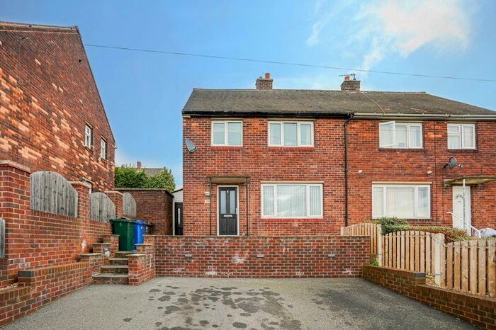 3 Bedroom Semi-Detached House For Sale In Lidgett Lane, Tankersley, Barnsley, S75