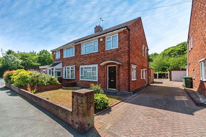 3 Bedroom Semi Detached House For Sale In Devon Road, Wednesbury, WS10