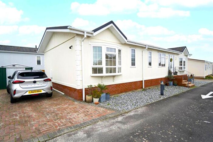 2 Bedroom Park Home For Sale In Chickerell Road, Chickerell, Weymouth, DT3
