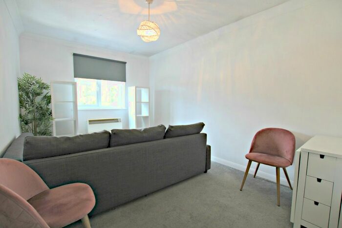 1 Bedroom Flat To Rent In Eagle Drive, London, NW9