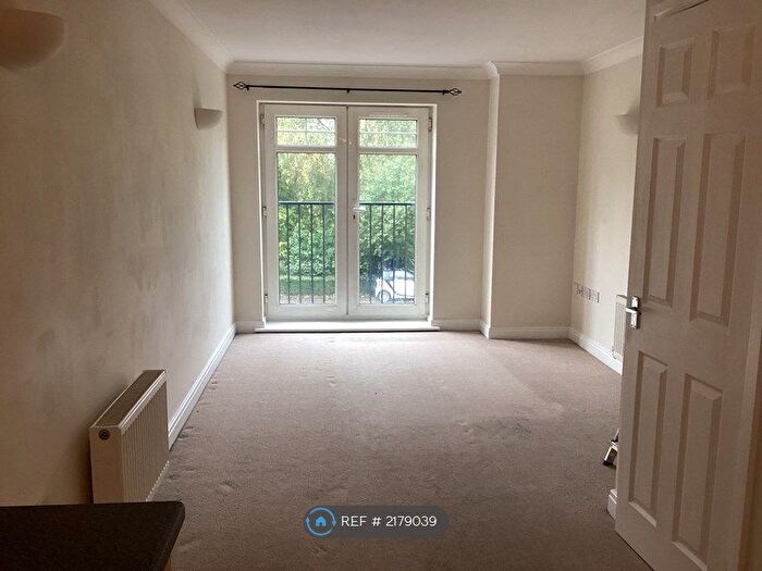 1 Bedroom Flat To Rent In Egremont Court, Warrington, WA4