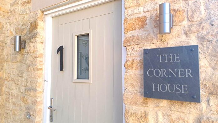 2 Bedroom End Of Terrace House To Rent In Stanley Close, Chipping Norton, OX7