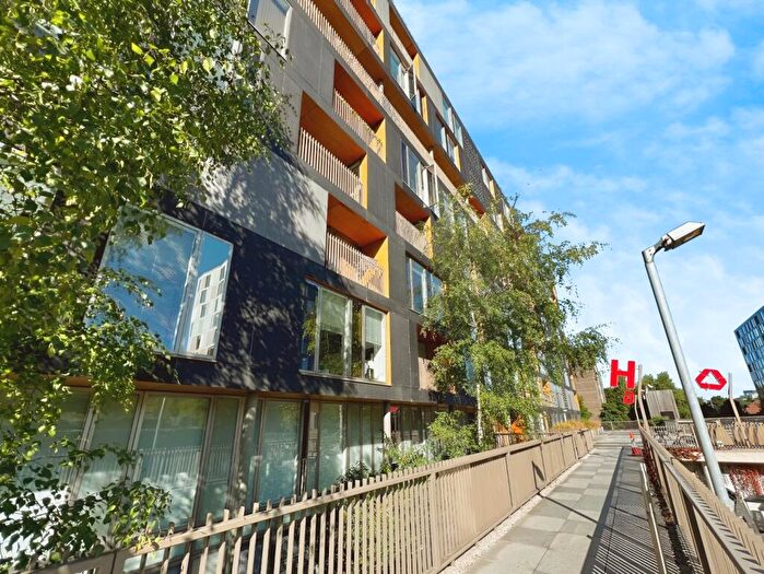 1 Bedroom Flat To Rent In Saxton, The Avenue, Leeds, West Yorkshire, LS9