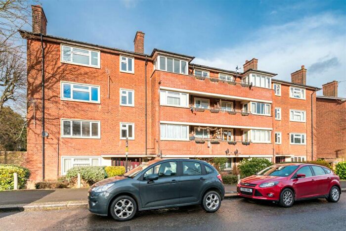2 Bedroom Apartment To Rent In Higham Road, Woodford Green, IG8