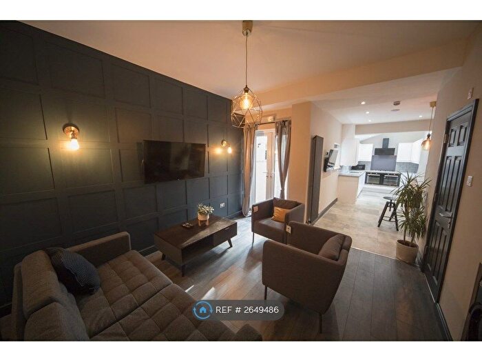 6 Bedroom Terraced House To Rent In Brailsford Road, Manchester, M14