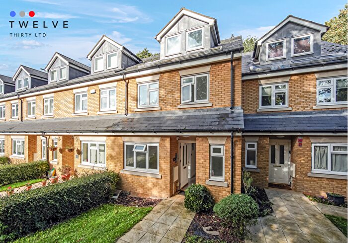 Studio To Rent In Kings Road, London, SE25