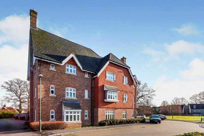 2 Bedroom Flat To Rent In St. Pauls On The Green, Haywards Heath, RH16