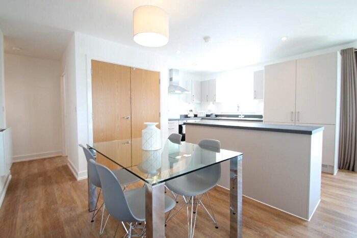 3 Bedroom Flat To Rent In Holmbush Mews, The Green, RH12
