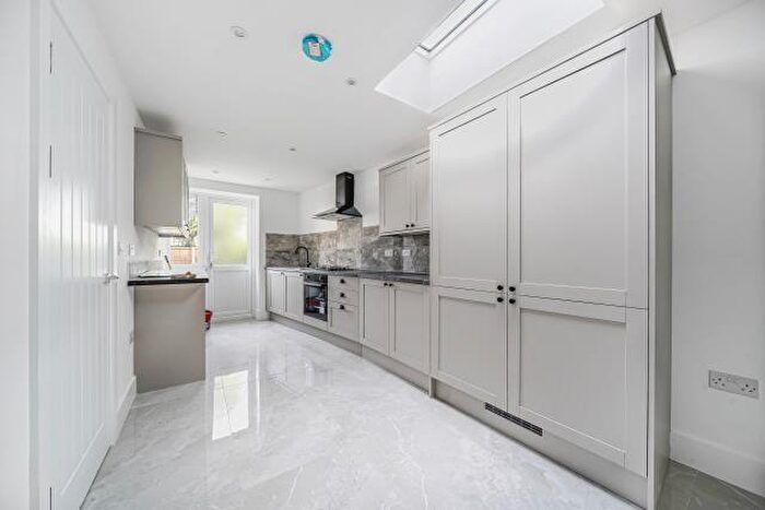6 Bedroom Semi Detached House To Rent In Oak Gardens, Edgware, HA8