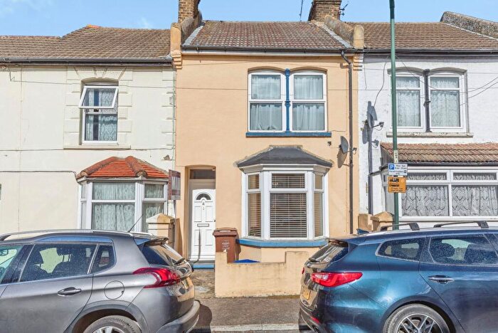 2 Bedroom Terraced House For Sale In Charter Street, Gillingham, Kent, ME7