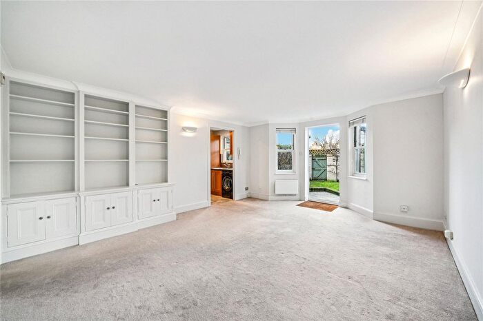 2 Bedroom Flat For Sale In East Hill, London, SW18