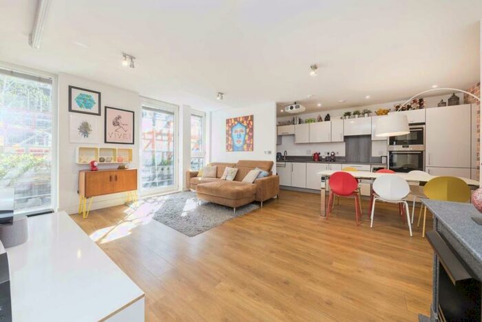 3 Bedroom Flat To Rent In Dalston Square, Dalston, E8