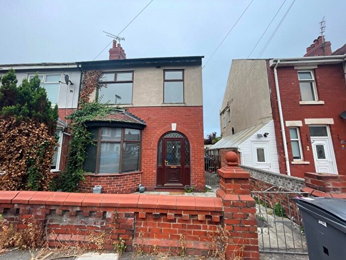 3 Bedroom End Of Terrace House For Sale In Winchester Avenue, Blackpool, Lancashire, FY4