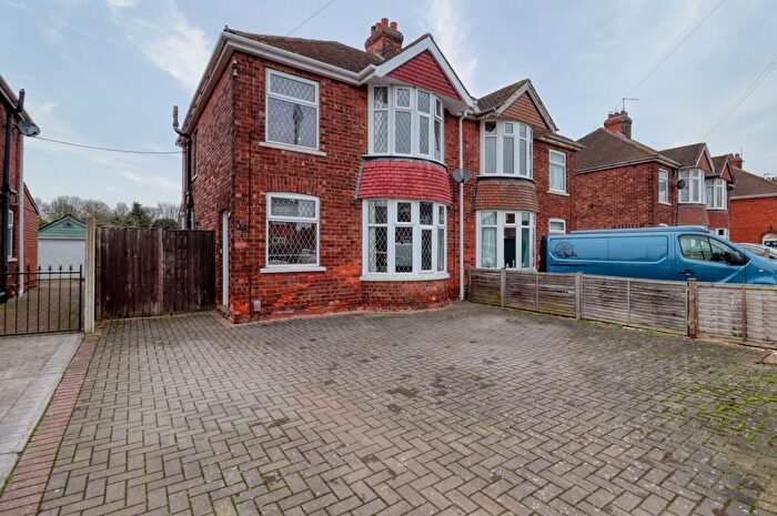3 Bedroom Semi Detached House For Sale In Lloyds Avenue, Scunthorpe, DN17