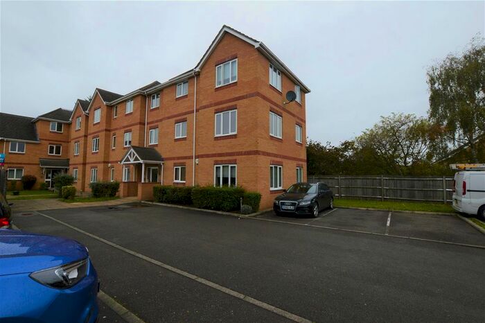 1 Bedroom Flat To Rent In Tilbury Walk, Langley, Slough, SL3