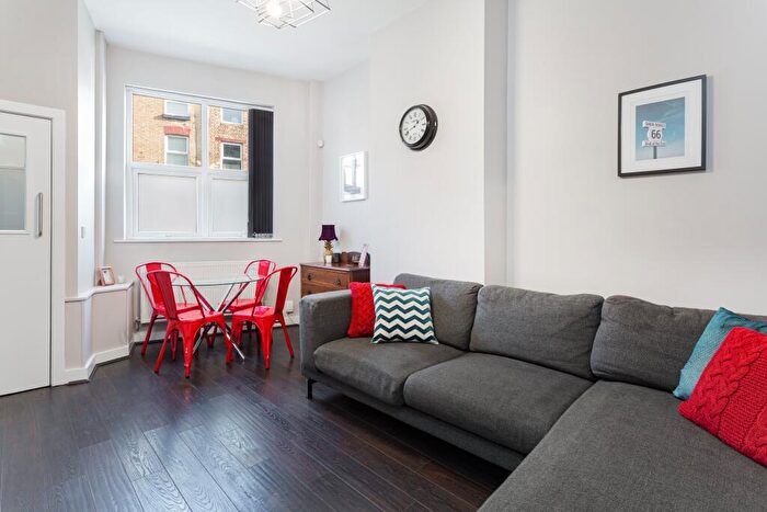 1 Bedroom House To Rent In Holt Road, L7