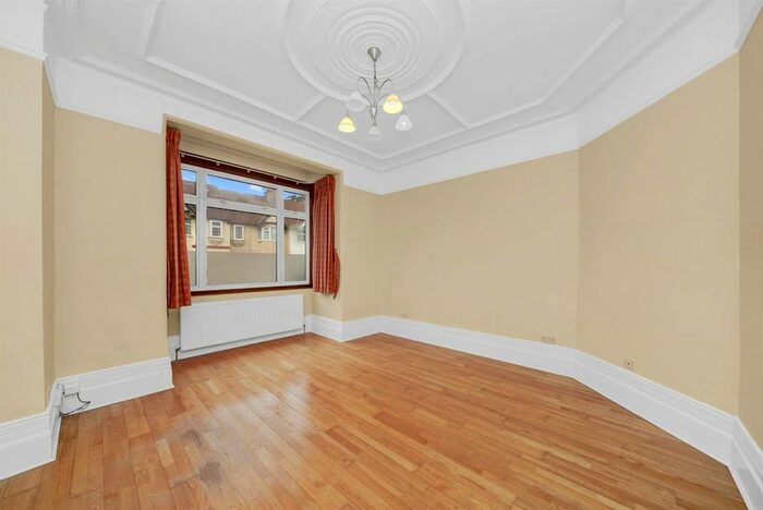 4 Bedroom Semi-Detached House To Rent In Church Lane, London, N2