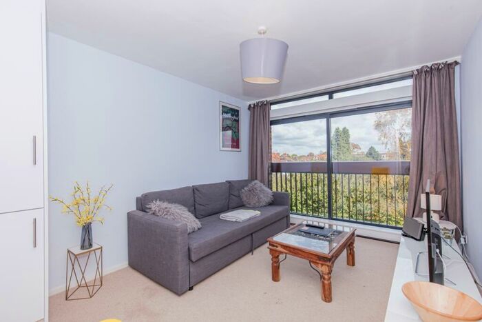 1 Bedroom Apartment To Rent In Martin Court, Oxford, OX2