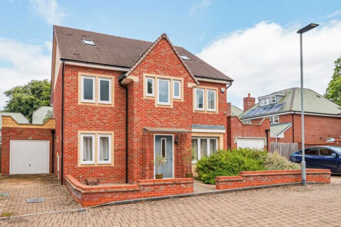 5 Bedroom Detached House To Rent In High Wycombe, Buckinghamshire, HP11