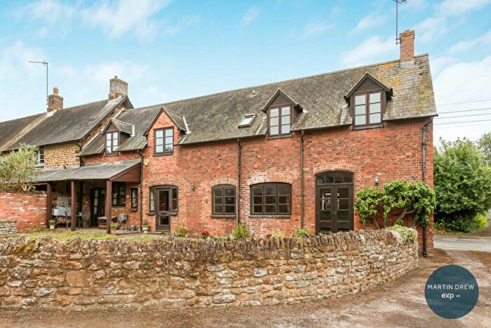 3 Bedroom Barn Conversion For Sale In Byfield Road, Chipping Warden, Banbury, OX17