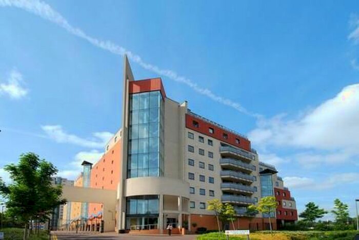 2 Bedroom Flat To Rent In Wards Wharf Approach, Royal Docks - Pontoon Dock, E16