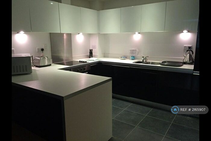 2 Bedroom Flat To Rent In Printing House Square, Guildford, GU1