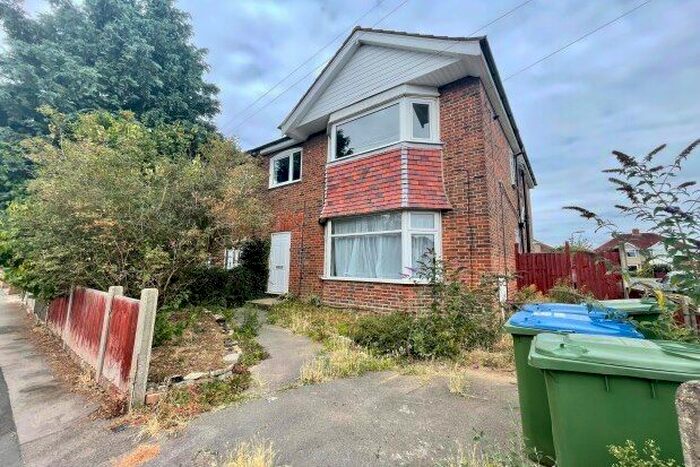 3 Bedroom Flat To Rent In Wilton Road, Southampton, SO15
