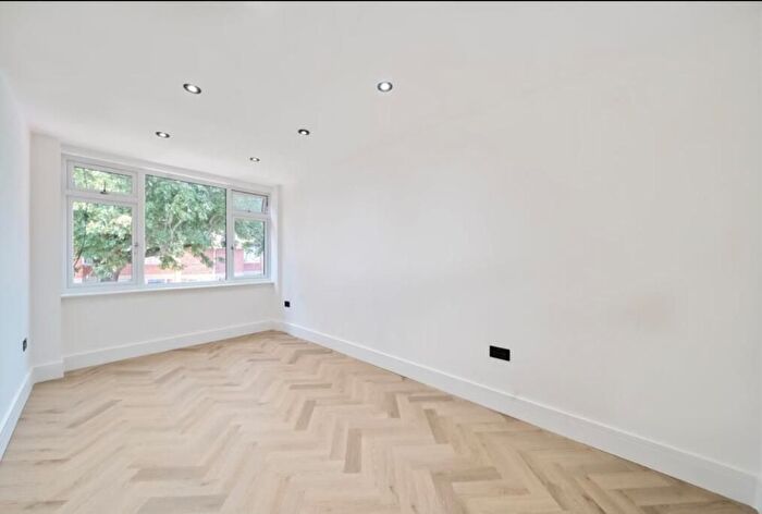 3 Bedroom Terraced House To Rent In Hevelius Close, London, SE10