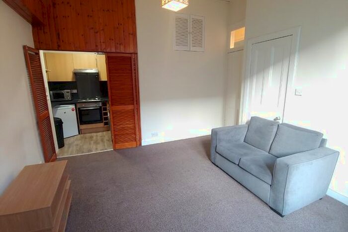 1 Bedroom Flat To Rent In Lochrin Terrace, Tollcross, Edinburgh, EH3