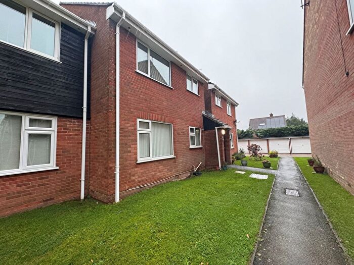 1 Bedroom Flat To Rent In Coulson Court, Prestwood, HP16