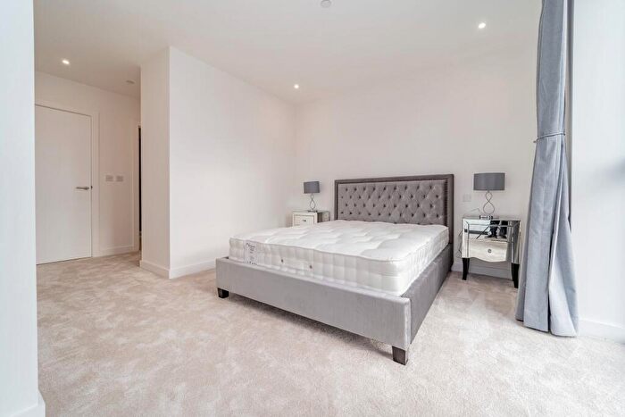 2 Bedroom Apartment To Rent In Willowbrook House, Coster Avenue, London, N4