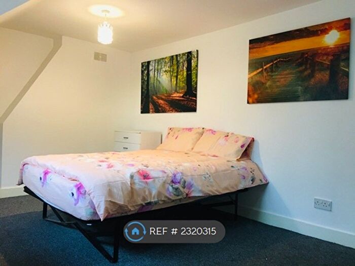 Studio To Rent In The Ridgeway, Enfield, EN2