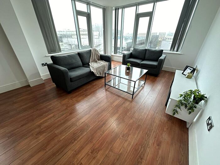 2 Bedroom Flat To Rent In Mount Pleasant, L3