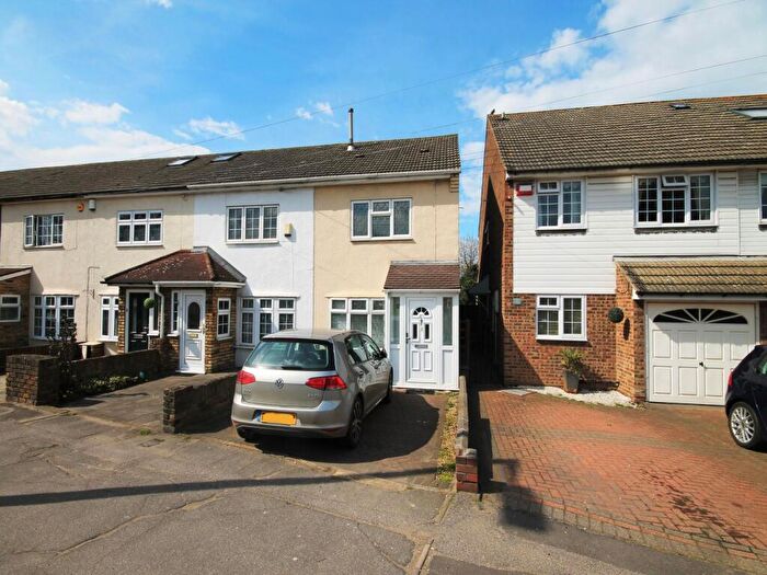 2 Bedroom House To Rent In South End Road, Rainham, Essex, RM13
