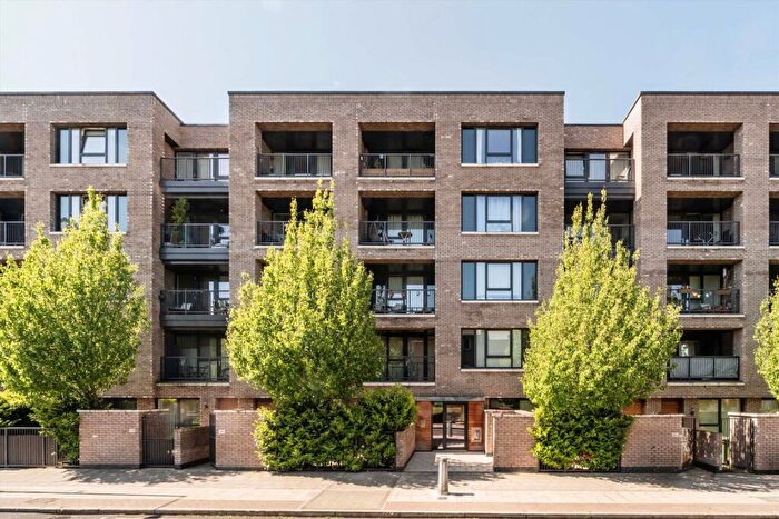1 Bedroom Flat For Sale In Grove Street, Surrey Quays, SE8