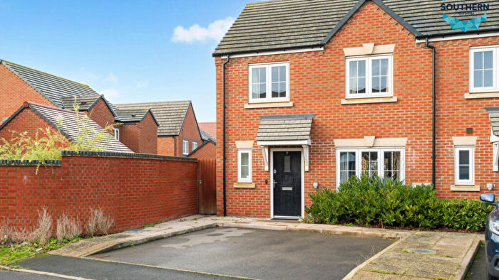 3 Bedroom End Of Terrace House For Sale In Pentland Crown Place, Leamington Spa, Warwickshire, CV33