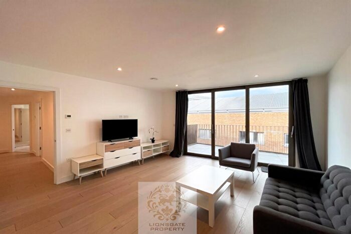 2 Bedroom Apartment To Rent In Gatsby Apartments, E1