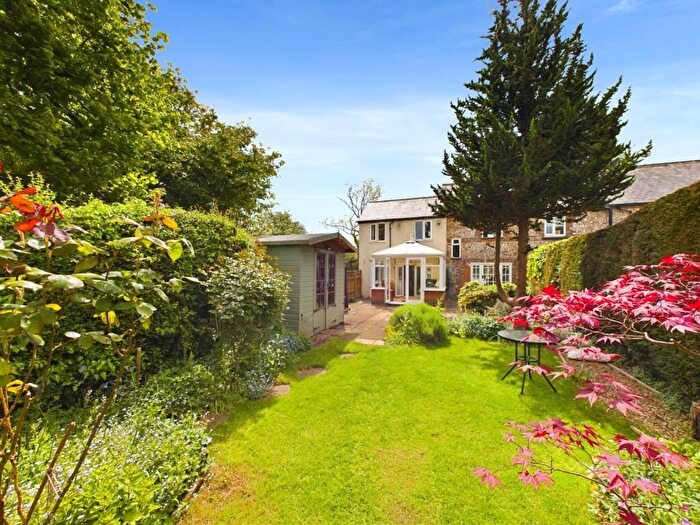 4 Bedroom End Of Terrace House For Sale In City Road, Radnage, High Wycombe, Buckinghamshire, HP14