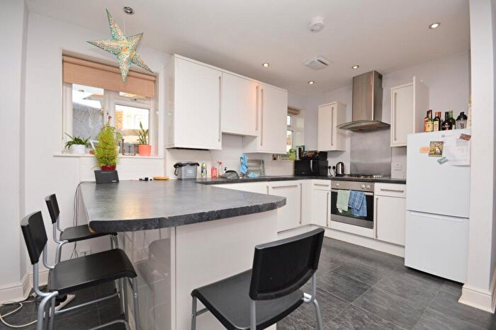 3 Bedroom Flat To Rent In Avignon Road Brockley, SE4