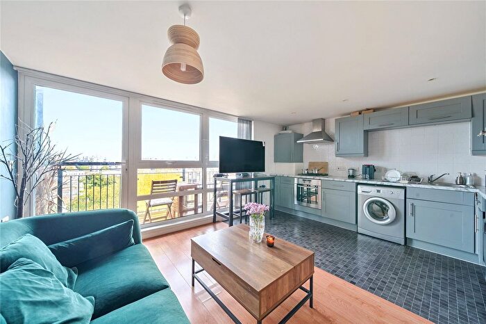 1 Bedroom Flat For Sale In Old Kent Road, London, SE1