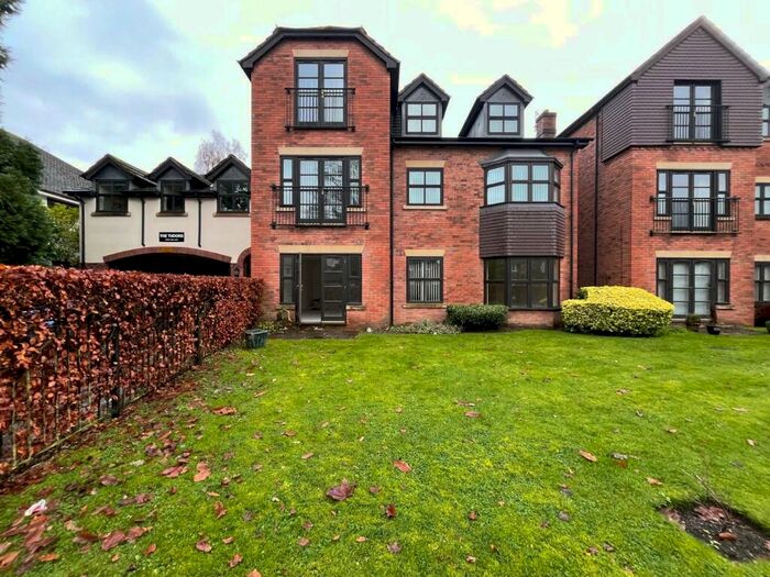 2 Bedroom Flat To Rent In The Tudors, - Lode Lane, Solihull, West Midlands, B91