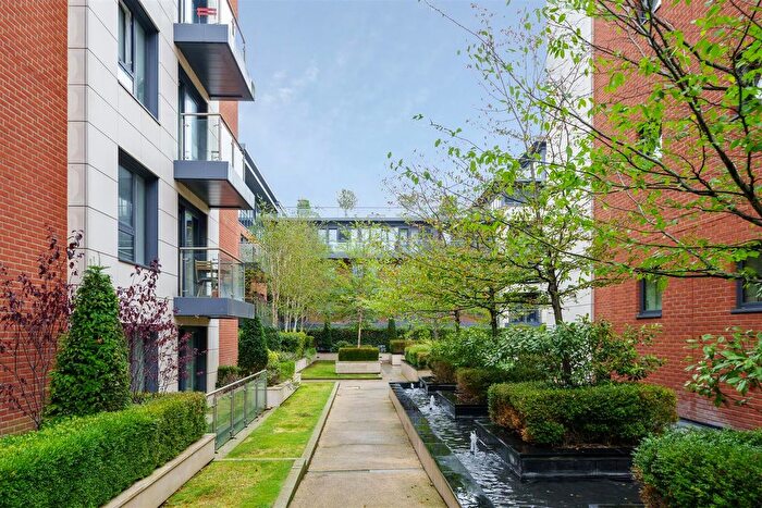 1 Bedroom Flat For Sale In Chartfield Avenue, Putney Hill, SW15