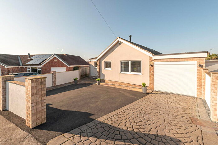 5 Bedroom Detached Bungalow For Sale In Templegate Crescent, LS15