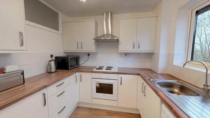 2 Bedroom Apartment To Rent In Valley Green, Hemel Hempstead, HP2